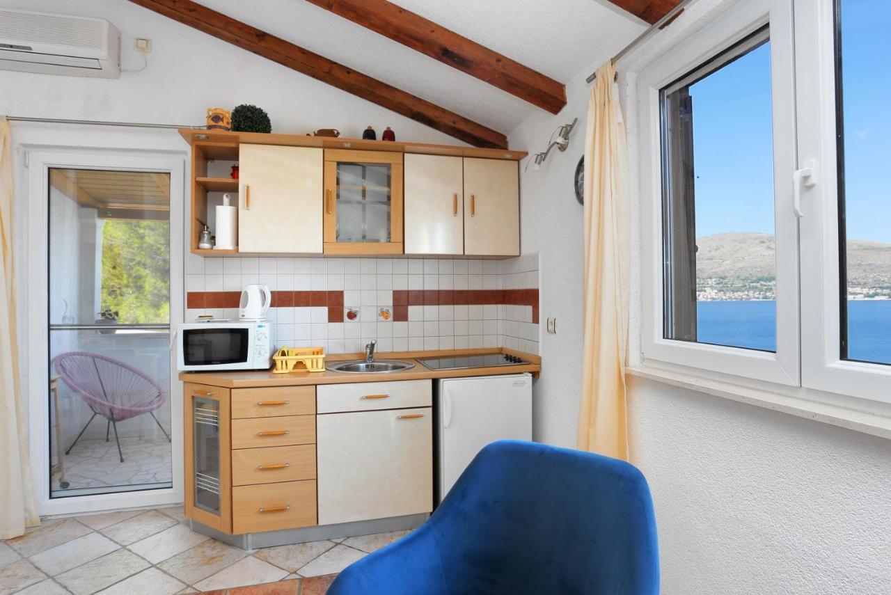 Apartments By The Sea Okrug Donji, Ciovo - 12502 Okrug Gornji Buitenkant foto