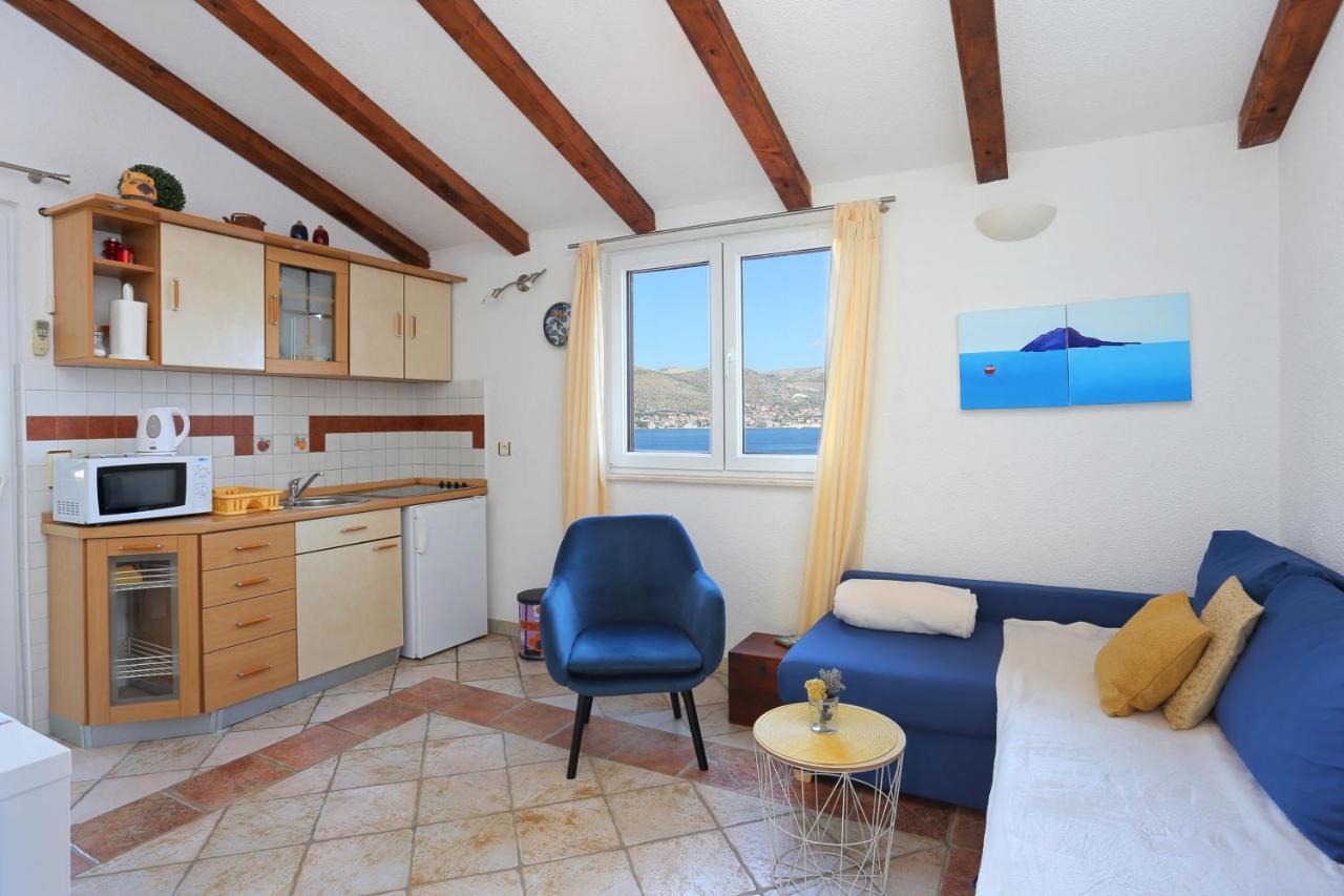Apartments By The Sea Okrug Donji, Ciovo - 12502 Okrug Gornji Buitenkant foto