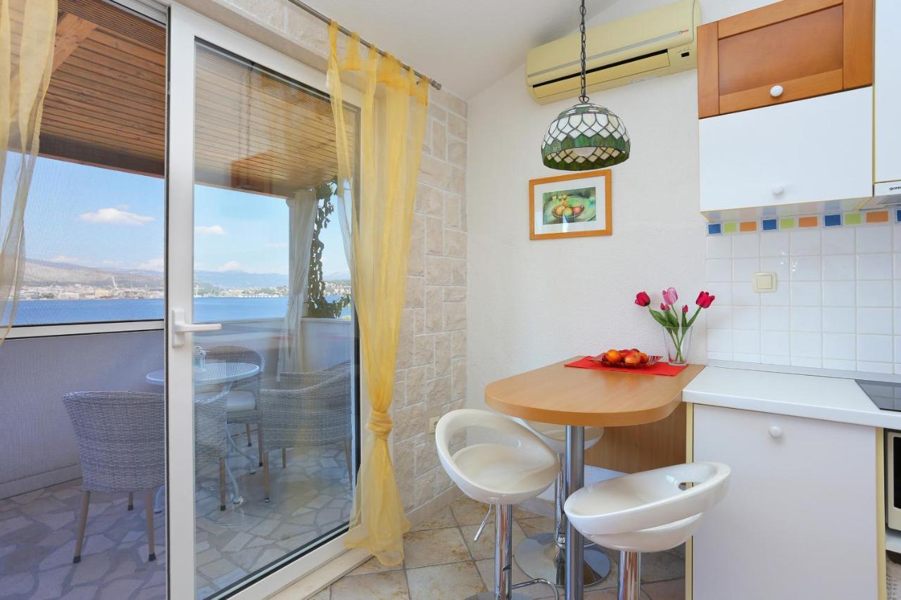 Apartments By The Sea Okrug Donji, Ciovo - 12502 Okrug Gornji Buitenkant foto