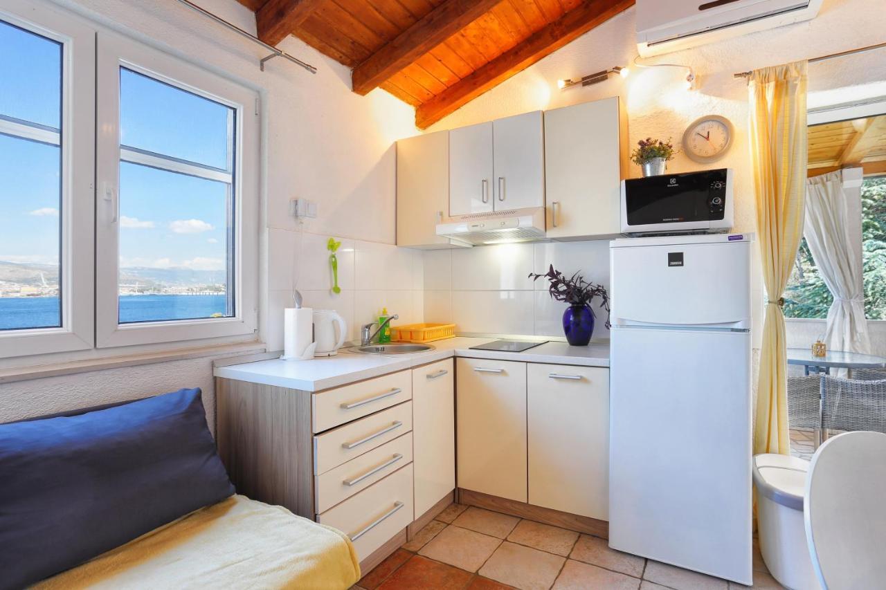 Apartments By The Sea Okrug Donji, Ciovo - 12502 Okrug Gornji Buitenkant foto