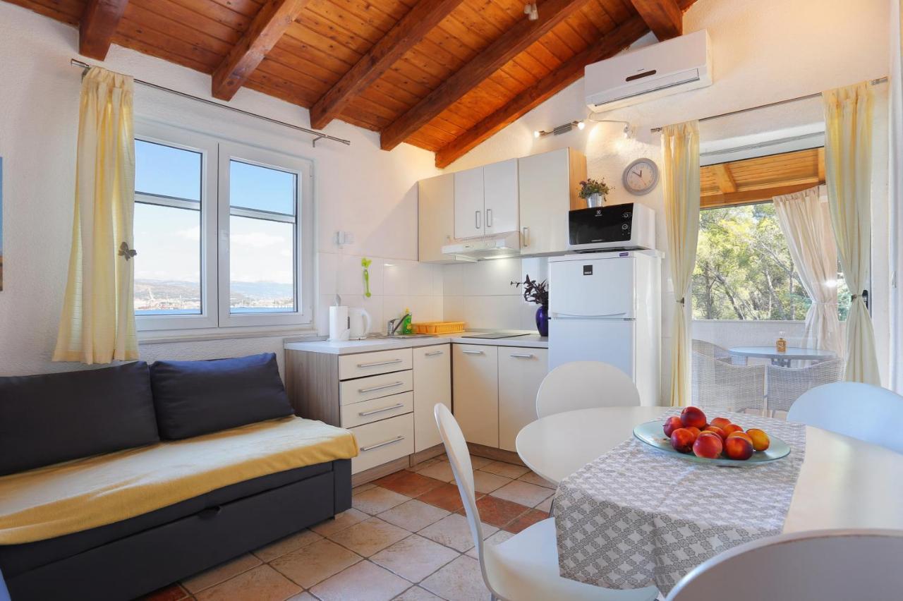 Apartments By The Sea Okrug Donji, Ciovo - 12502 Okrug Gornji Buitenkant foto