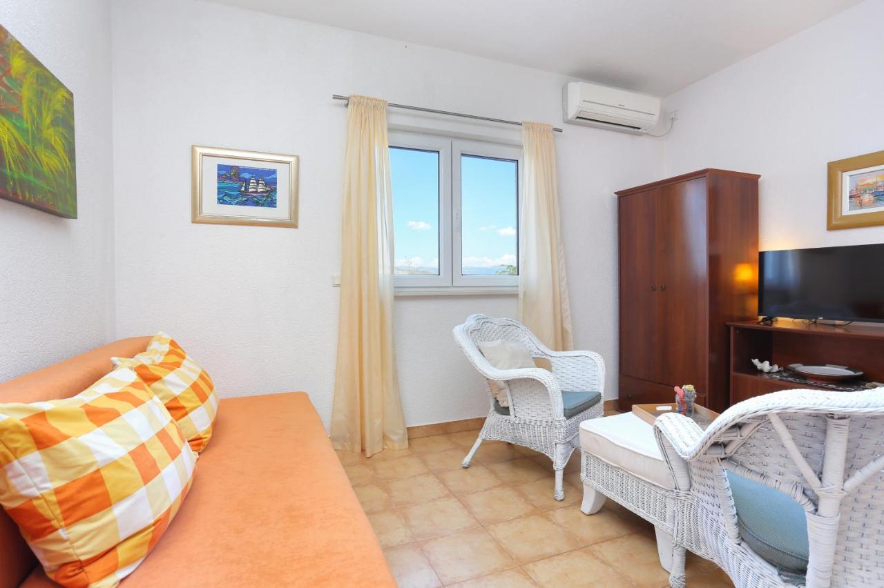 Apartments By The Sea Okrug Donji, Ciovo - 12502 Okrug Gornji Buitenkant foto