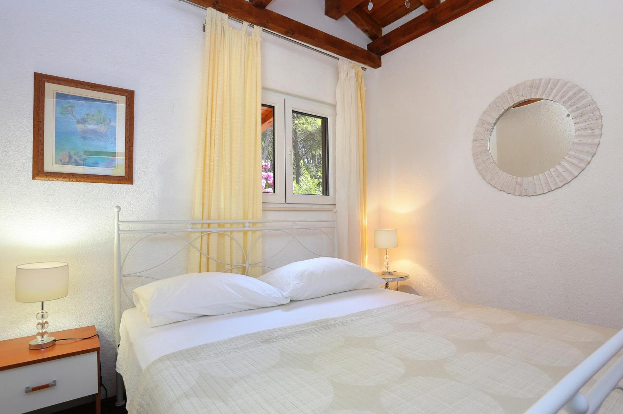Apartments By The Sea Okrug Donji, Ciovo - 12502 Okrug Gornji Kamer foto
